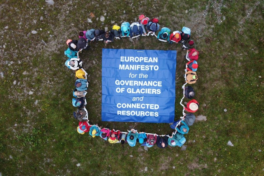 1 flash mob Adamello klein.JPG