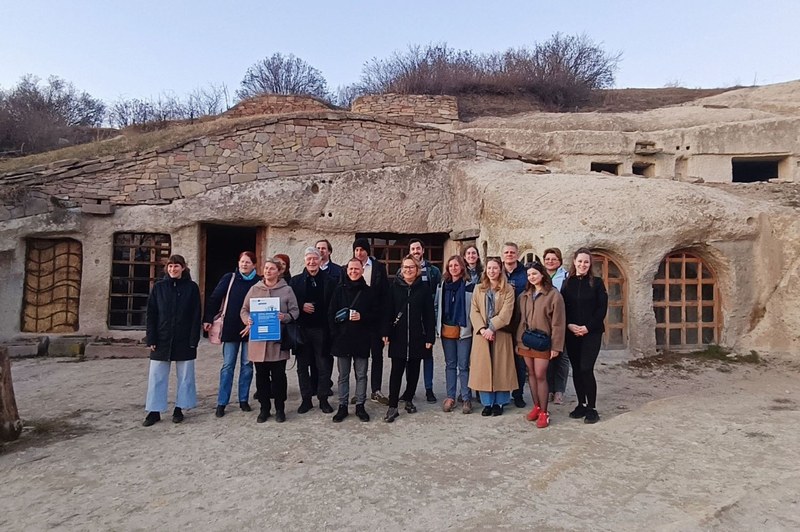 5 Central Mountain Gruppenfoto-Ungarn_klein.jpg