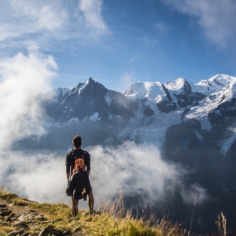 Sonnenaufgang auf dem Mont-Blanc-Massiv: Nejc Kavka, 22, aus Slowenien, gewinnt einen von fünf Preisen für das beste Reisefoto. © Nejc Kavka. Vergrösserte Ansicht