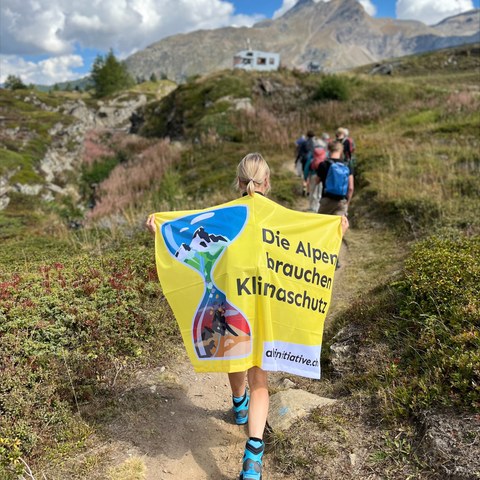 Activists at Simplon Pass (3) (c) Foto Alpen Initiative. Vergrösserte Ansicht