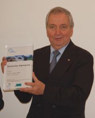 Erster Deutscher Alpenpreis für Klaus Töpfer