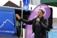 Bündnis „Rettet die Berge“ fordert wirksamen Alpenschutz mit prominenter Unterstützung von Spitzen-Alpinist Alexander Huber