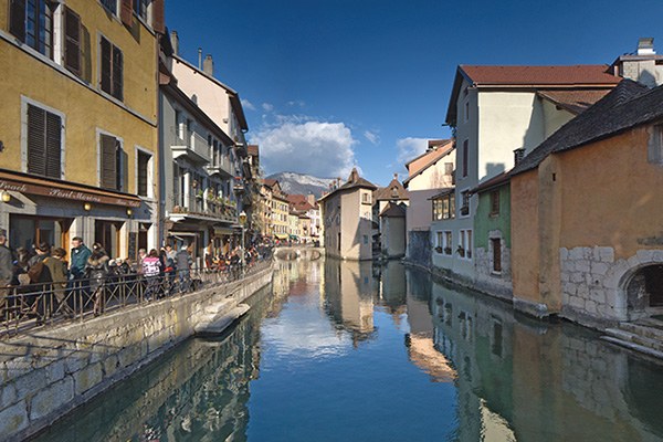 Ein gutes Leben: In Städten wie Annecy/F verschwimmen die Grenzen zwischen Einheimischen und Gästen. © Antoine Berger