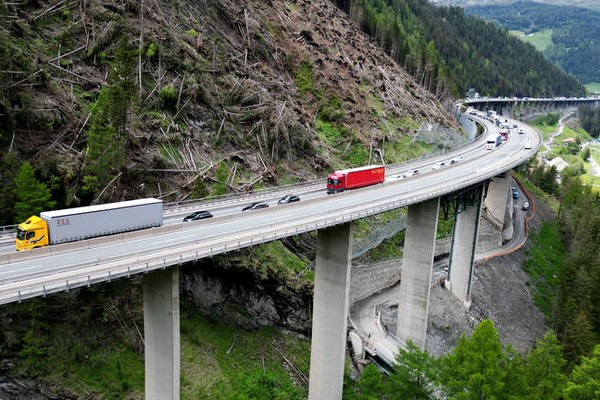 Offener Brief: Schutz der Alpen vor übermässigem Transitverkehr