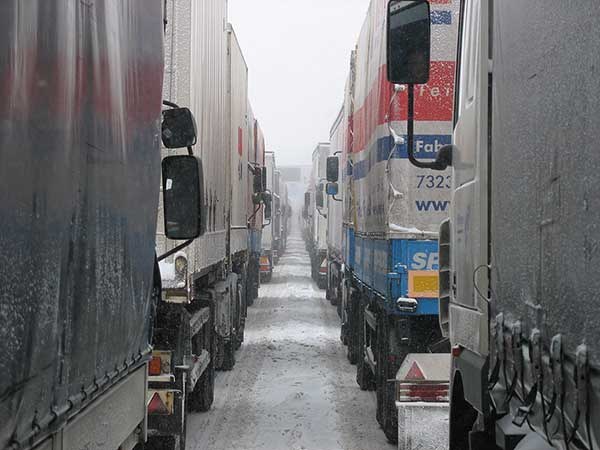 Harmful HGVs: trucks are the cause of high air pollution levels along Alpine motorways. © Andreas Mendyk, flickr