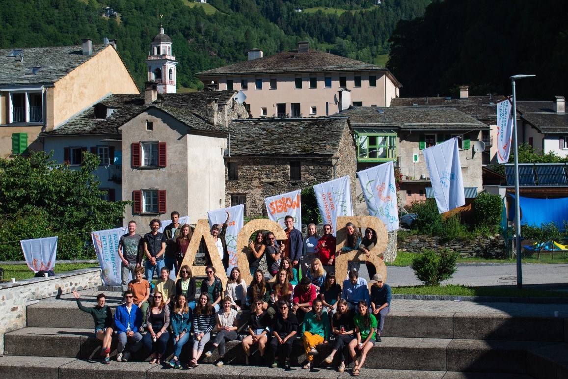 Grou picture of th participants of the Alpine Chagemaker Basecamp in Poschiavo (CH)