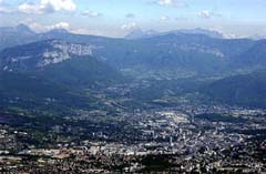 Villes des Alpes et espaces protégés proches - terrains de jeu ou solidarités des territoires ?