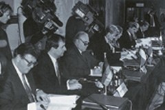 Les ministres de l’Environnement des Parties contractantessignent la Convention alpinele 7 novembre 1991à Salzbourg/A.