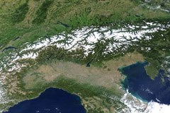 L'arc alpin : couvert par un réseau de 4 200 kilomètres de route.