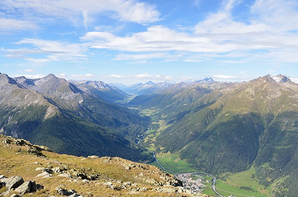 Parc National Suisse : le plus ancien parc national des Alpes, qui est aussi le plus grand espace protégé de Suisse, est une référence pour les pays voisins. © padmanaba01, flickr
