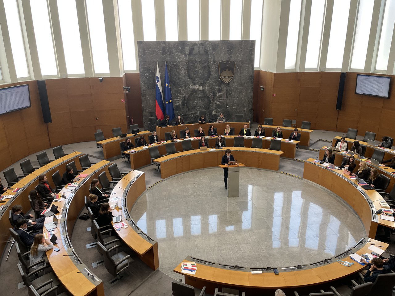 Présentation finale au parlement de Ljubljana