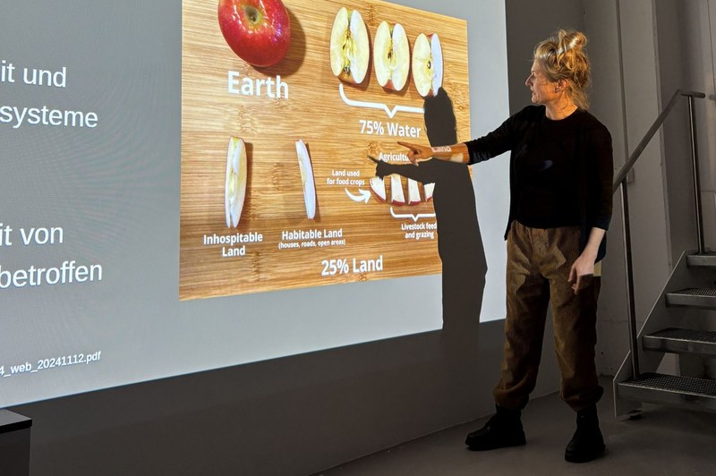 Coopération à l’état sauvage avec l’école d’art : conférences à Nendeln et à la Galerie wARTehaus à Vaduz. © CIPRA