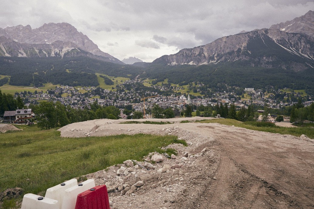 Fosche prospettive per i Giochi olimpici invernali del 2026: Cortina preferisce nuove piste e strade nonostante altre opzioni praticabili. © Luigi Galiazzo