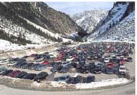 Parkplatz eines Wintersportgebietes