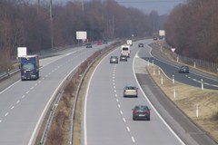 La Convenzione delle Alpi, in Austria con pieno valore giuridico, esclude il prolungamento dell'Alemagna su territorio austriaco come autostrada o strada di grande comunicazione. 