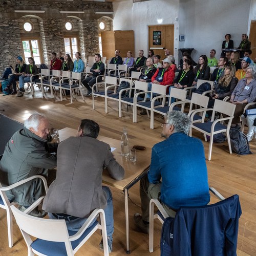 1 JeloviZA (c) Samo Khan