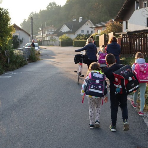 1.Otroci na poti v solo s Pesbusom Foto Goran Jakovac 1 1200x675