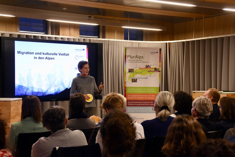 190925 SzA Vernissage(c)CarolineBegle   38