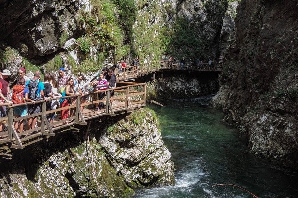 1_Outdoortourismus_Vintgar_ (c) Eva Prezelj_Triglav National Park photo archive.jpg