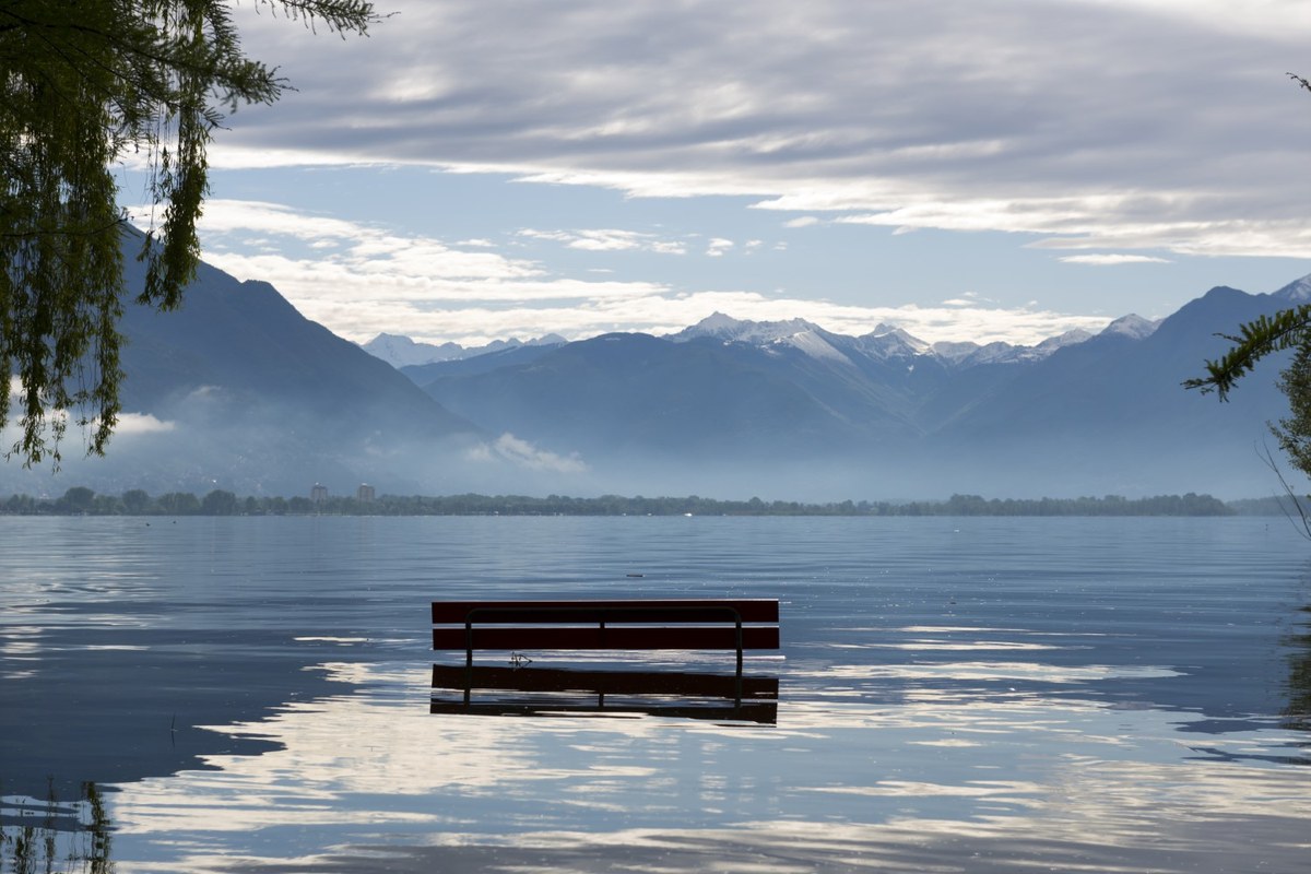 5_Lago Maggiore (c) matsilvan_iStock (Custom).jpg