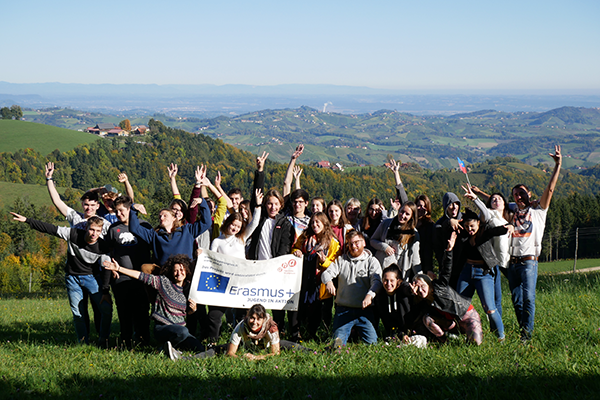 600400Gruppenfoto_Abschluss-Local_(c) Herbert Wilscher.png