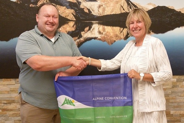 Alenka Smerkolj & Markus Reiterer 600x400 (c) Alpine Convention.jpg