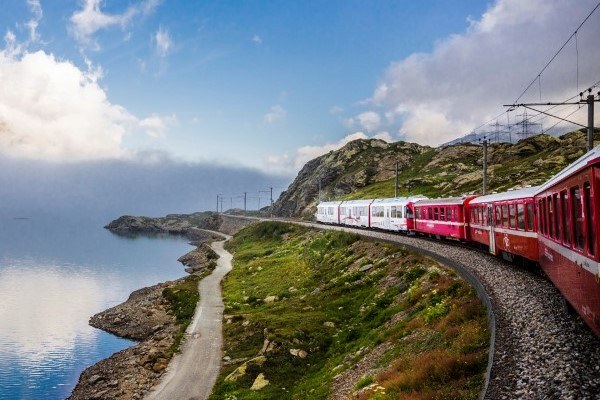 AlpTick_trenino-rosso-del-bernina(c)Alessia and Marika Robustelli(1).jpg