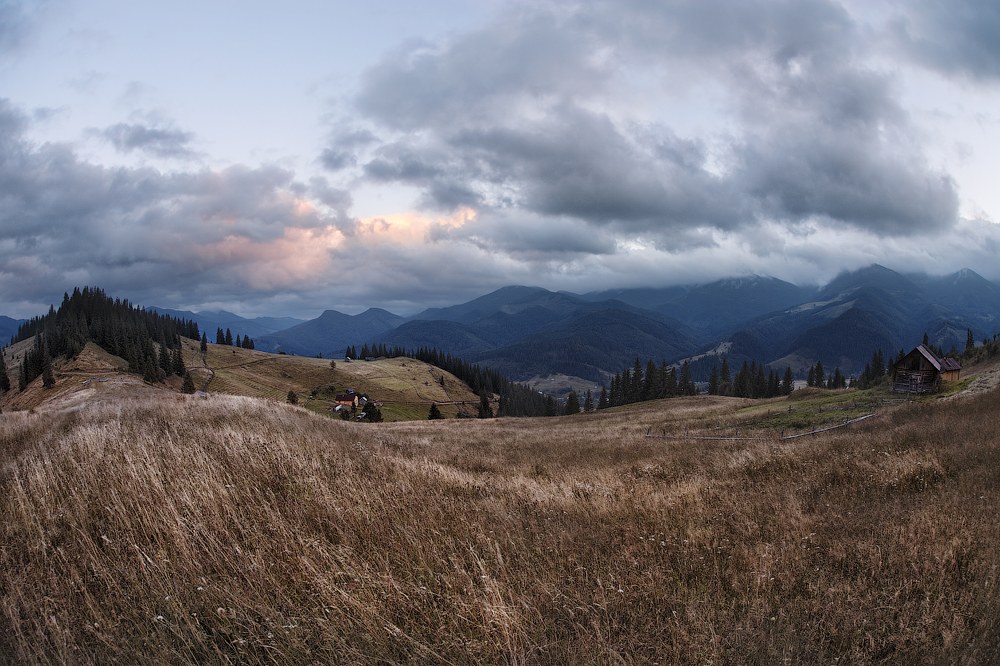 Cloudy_weather_in_Carpathian_mountains c Khoroshkov.jpg