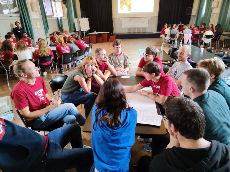 Die Teilnehmenden entwickeln Lösungen für nachhaltige Mobilität (c) CIPRA