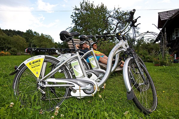 E-Bike mit Personen (c) Bad Kleinkirchheim flickr.com.jpg