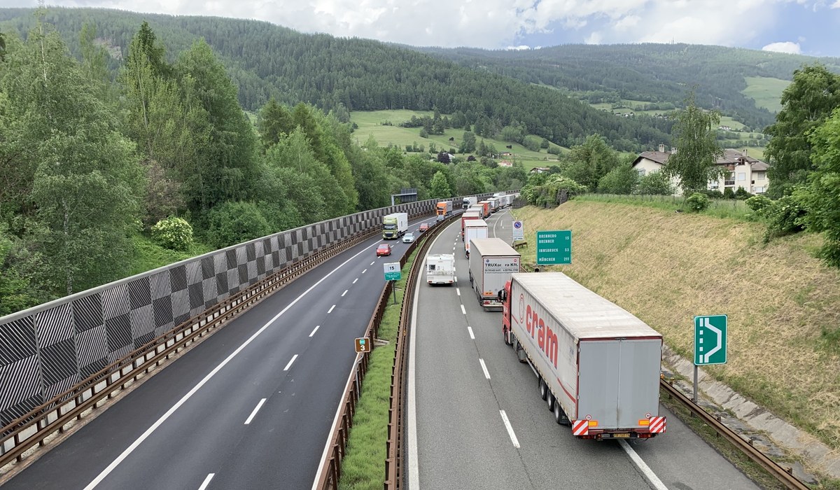 SL_LKW-Stau A22 Brennerautobahn © European Roads (CC BY-NC-SA 2.0).jpg