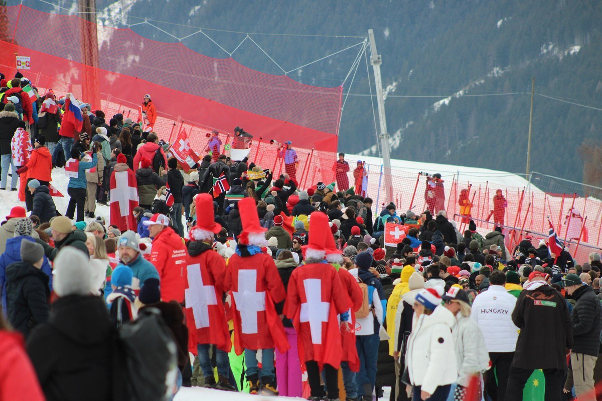 FR_2026_Spectateurs_suisses_Jeux_olympiques© Dispe, wikimedia commons.jpeg