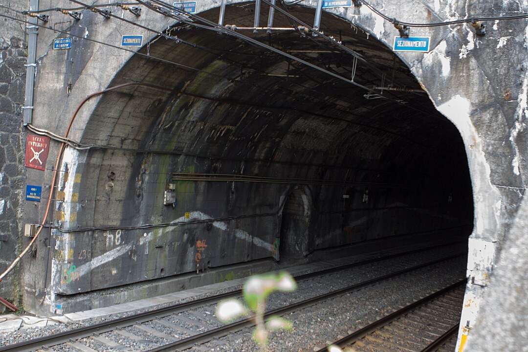 Frejus Tunnel alt_-_IMG_1210 (c) wikimedia.org_Poudou99.jpg