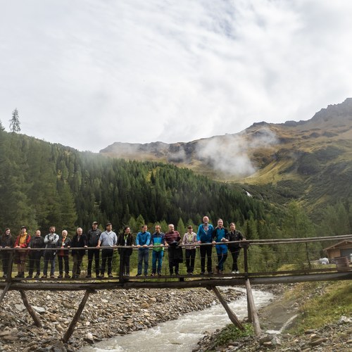 group photo JeloviZA (c) Samo Khan