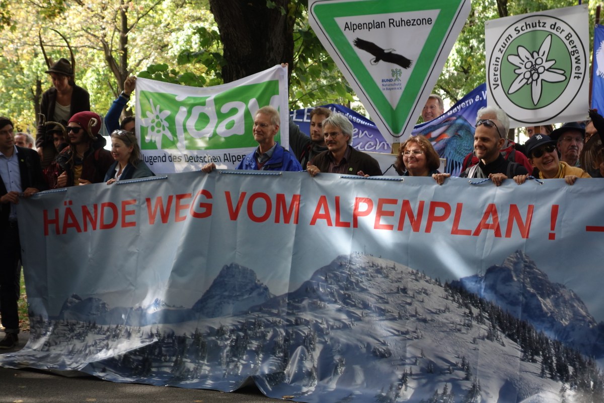 Hände weg vom Alpenplan.JPG