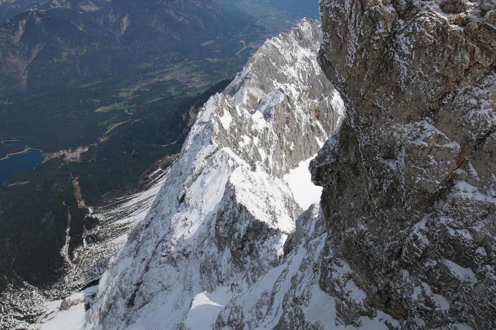 Klimakrise Berg_Permafrost_web (c) pixabay_wasi1370.jpg