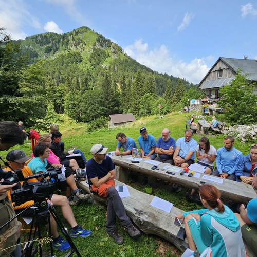 novinarska konferenca