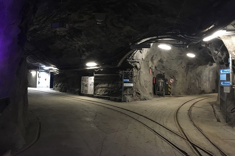 Oh_Versuchsstollen_Hagerbach_Eingangsbereich (c) Per Walker_wikimedia.org.jpg