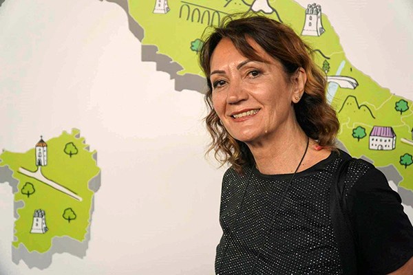 Porträt Vanda Bonardo_web (c) privat.jpg