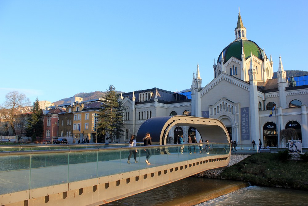 Sarajevo_Academy_of_Fine_Arts web(c) Julian Nyca_wikimedia commons.jpg