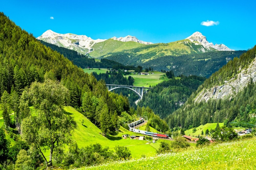 Schienen statt Stau_web (c) Leonid Andronov.jpeg