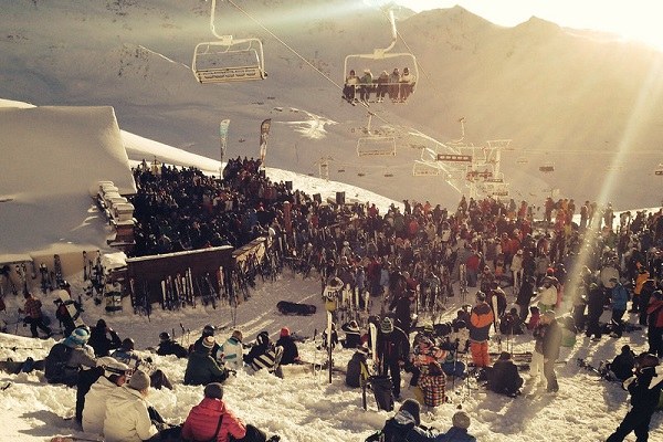 Skifahren & Corona_600x400 (c) Adrien Lebrun.jpg