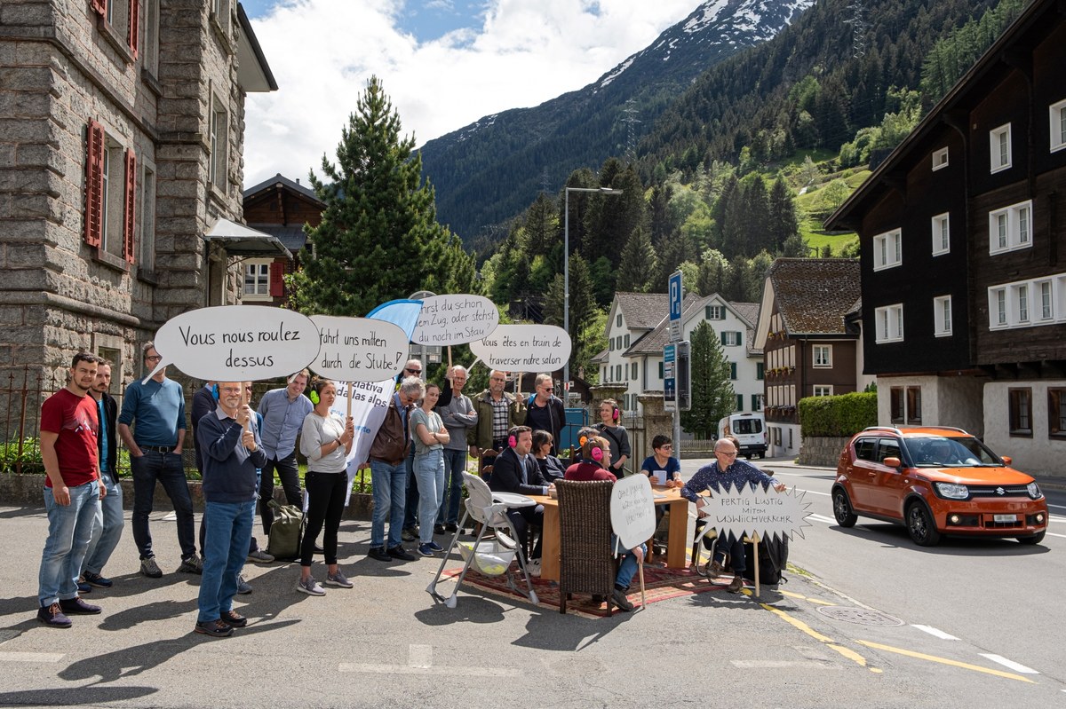 Transit_Verkehr_Alpen-Initiative 1 (c) Alpen-Initiative_Luca-Rosso.jpg