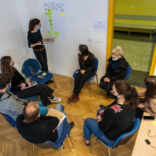 Udeleženci na delavnici Kako sporočanje podnebnih sprememb vpliva na izvajanje ukrepov na lokalni ravni (Foto Samo Kham)