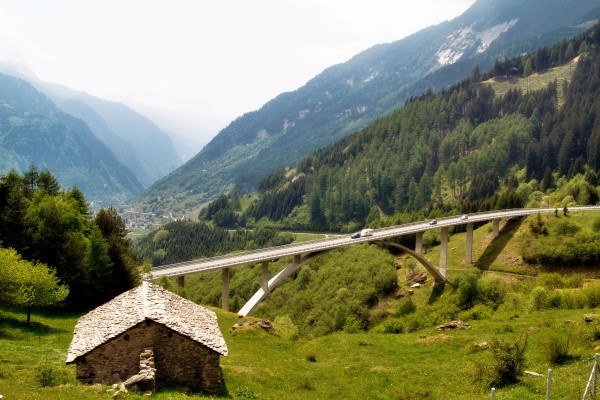 (Verkehrsregulierung) Alpine pass (c) Artur Staszewsky_flikr (Andere).jpg