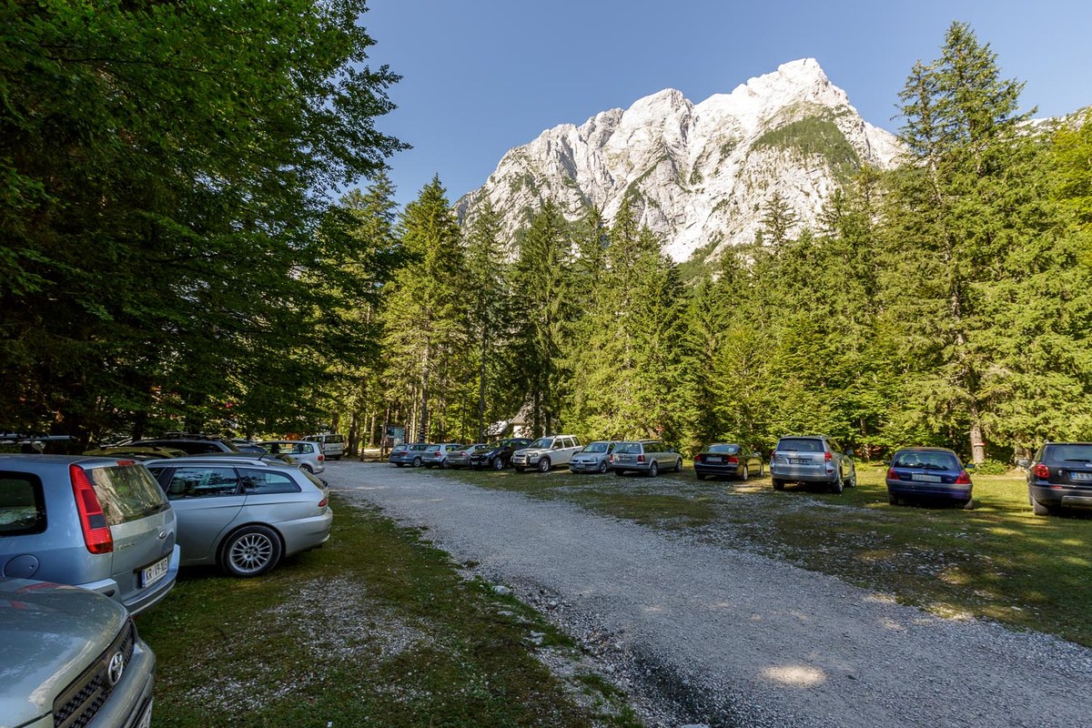 Vrata-parking (Cokl).jpg