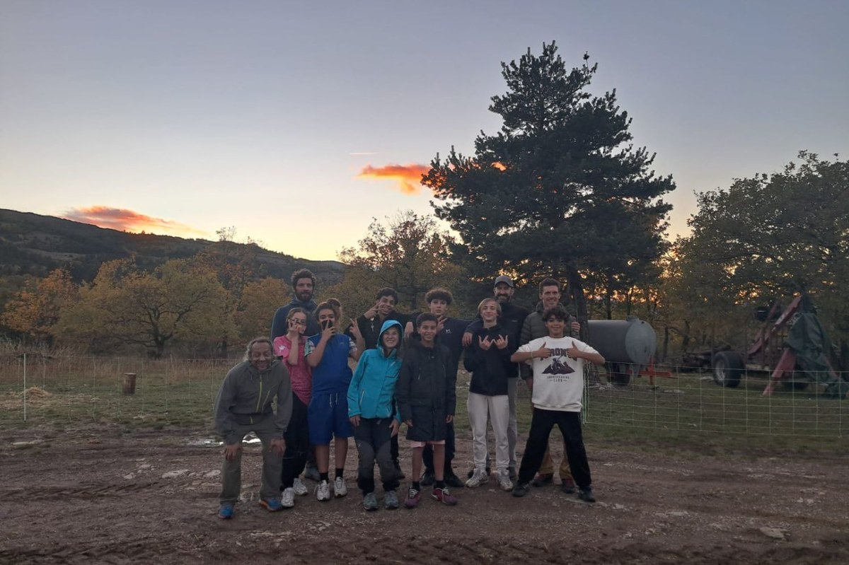 EN_25_(c) En Passant par la Montagne.jpg