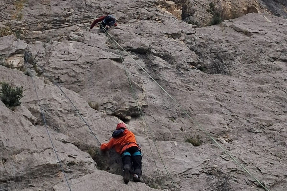 EN_25_rock climbing (c) En passant par la Montagne.jpg