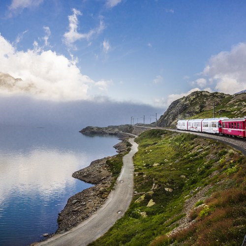 Yoalin trenino rosso del bernina(c)Alessia and Marika Robustelli