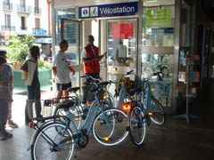 A family at the Velostation